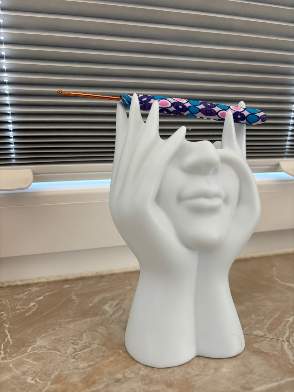 Häkelnadel  2.25mm / abstraktes Muster blau