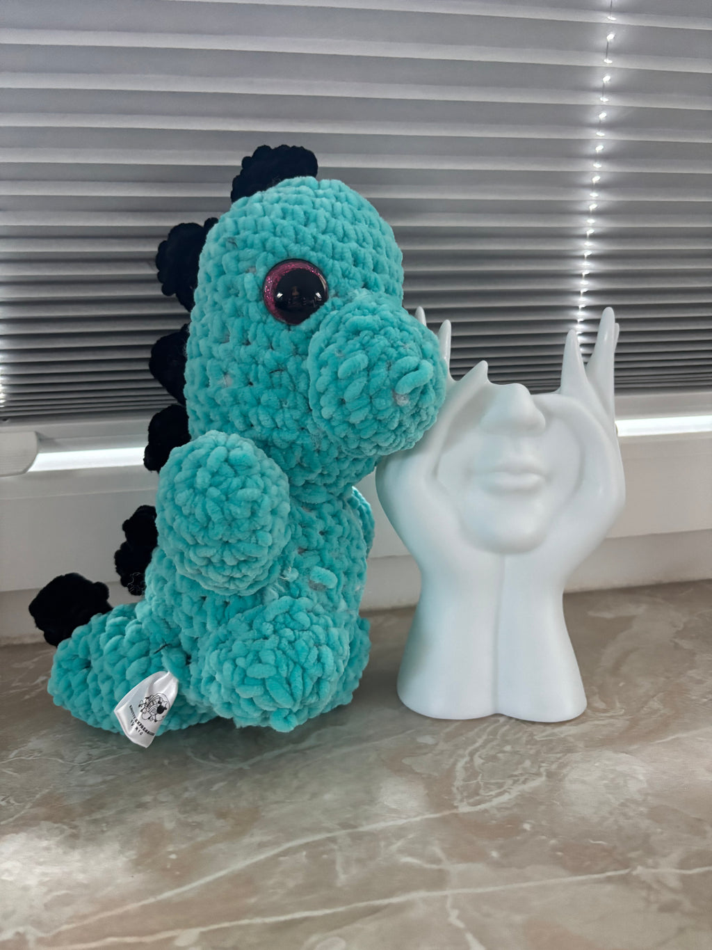 Dino - Lino mit zu klein geratenen Füßen